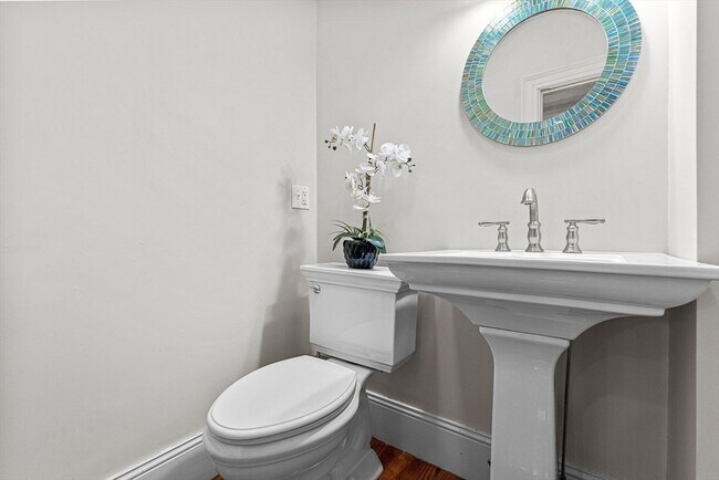 Building Photo - 34 Glen Rd