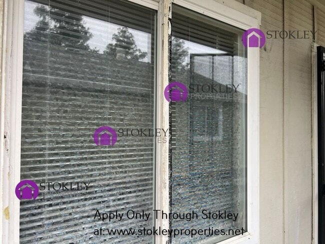 Building Photo - 2405 Applegarth Ln