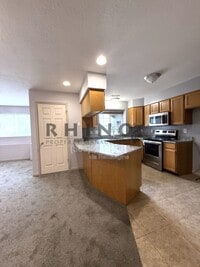 Building Photo - 370 W 4900 S
