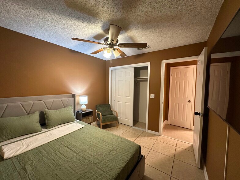 Building Photo - 6593 Meritmoor Cir
