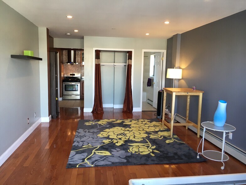 Building Photo - 2716 41st Ave