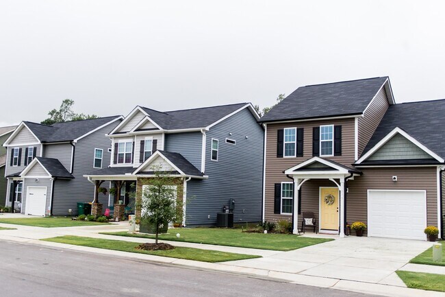 Building Photo - Move in Special-$500 Off your First Full Month! Apply Now! 4-Bedroom Home in Downtown Clayton’s C...