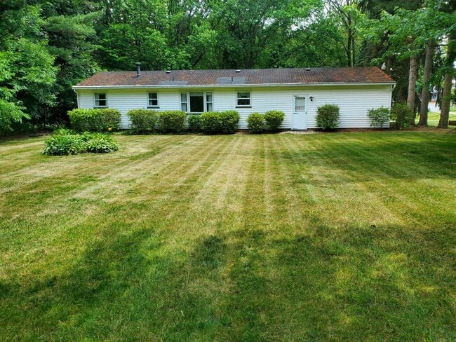 Primary Photo - 9841 Smithdale Ave NE