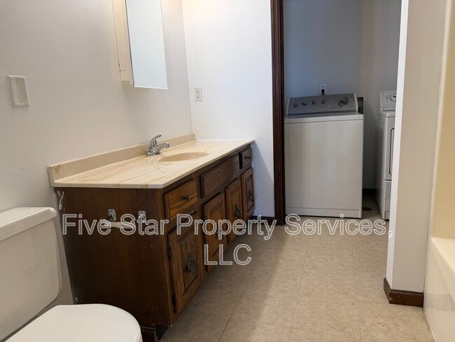 Building Photo - 2851 Taylor Ave