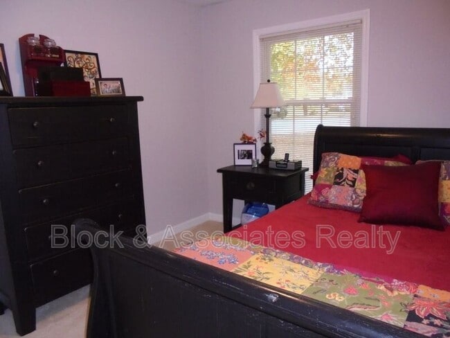 Building Photo - 2314 Dover Pl