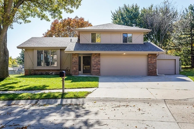 Front - 2676 N 129th Cir