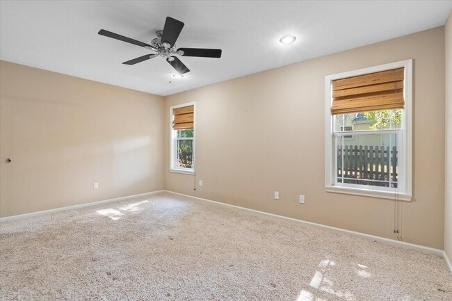 Building Photo - 400 N Village Cir
