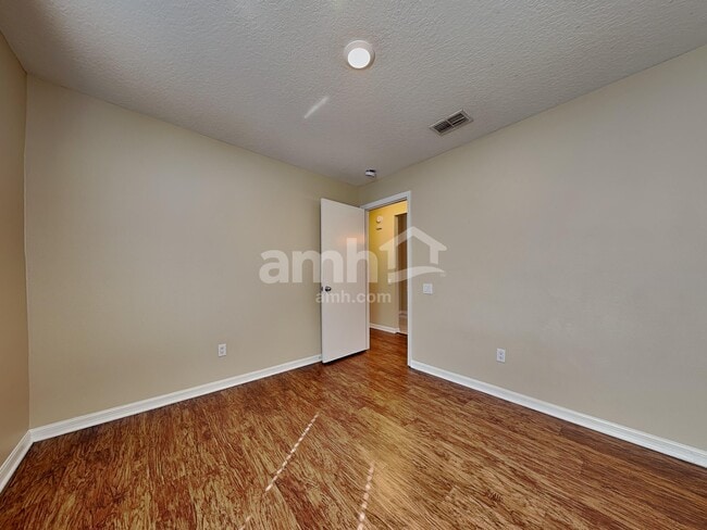 Building Photo - 29630 Morningmist Dr