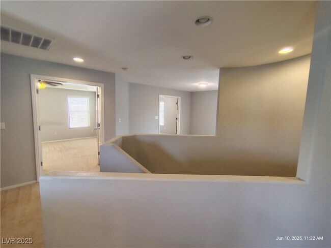 Building Photo - 7166 Clear Range Ave