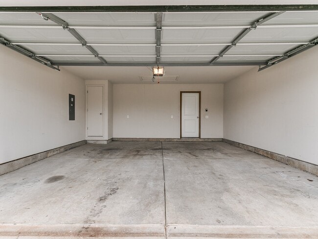 Building Photo - 3421 Pagoda Pead Dr