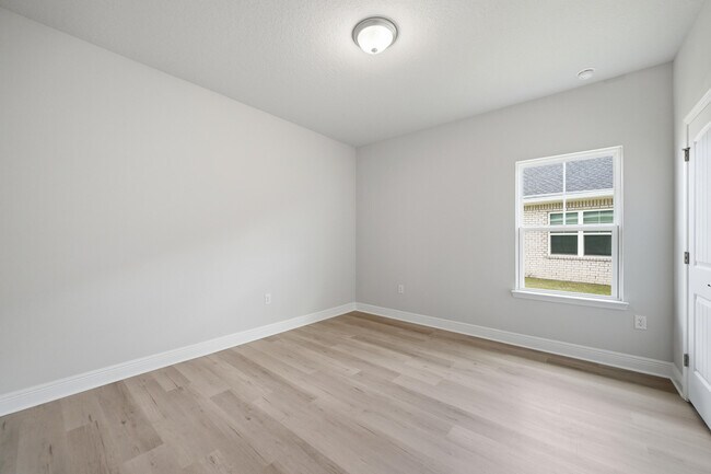 Building Photo - 586 Alleyoak Ln