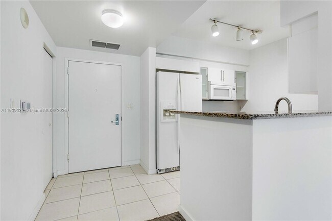 Building Photo - 335 S Biscayne Blvd