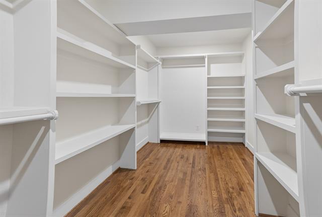 Building Photo - 2560 Rogers Ave