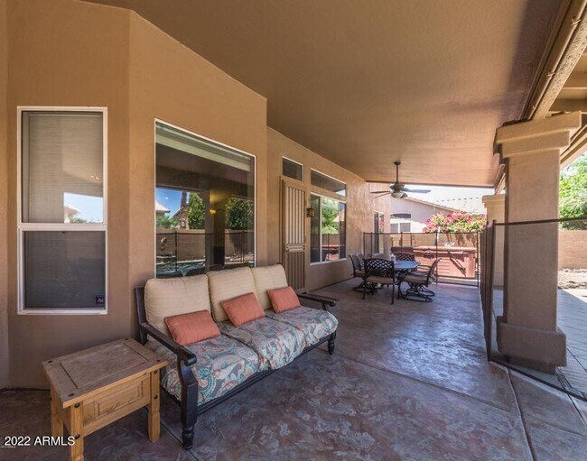 Building Photo - 13352 W Alvarado Dr