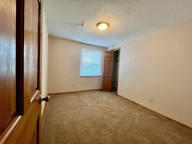 Building Photo - 2775 Amana Ct
