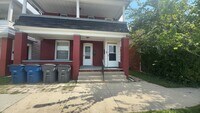 Building Photo - 743 Forsythe St