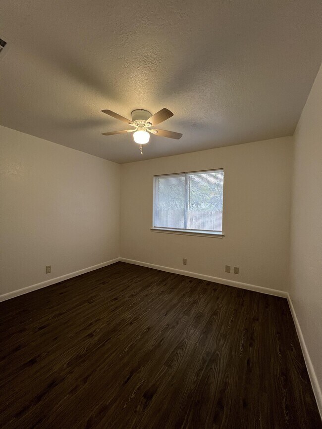 Building Photo - 8846 Meadow Range St