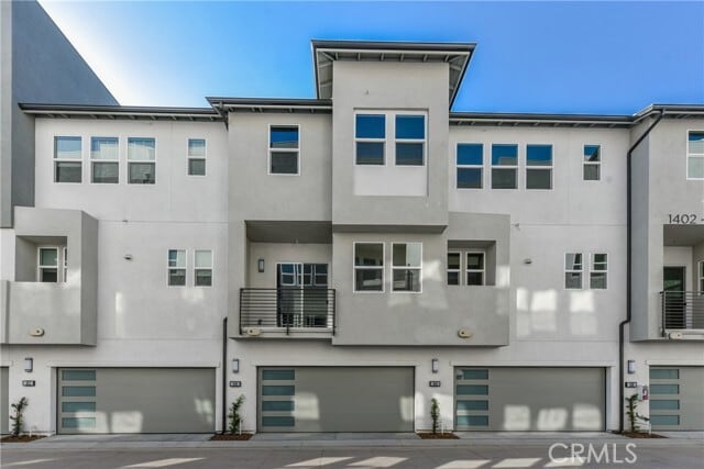 Building Photo - 1418 S Urbana St