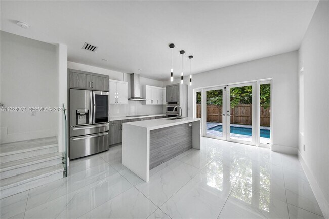 Building Photo - 3142 Carter St