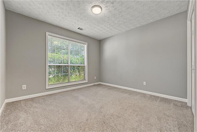 Building Photo - 80 Savanna Ct