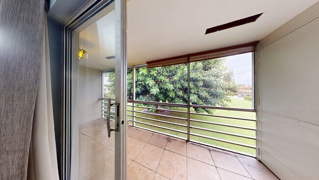 Building Photo - 1 BR 1.5  BEACH-THEMED ABODE- Century Vill...