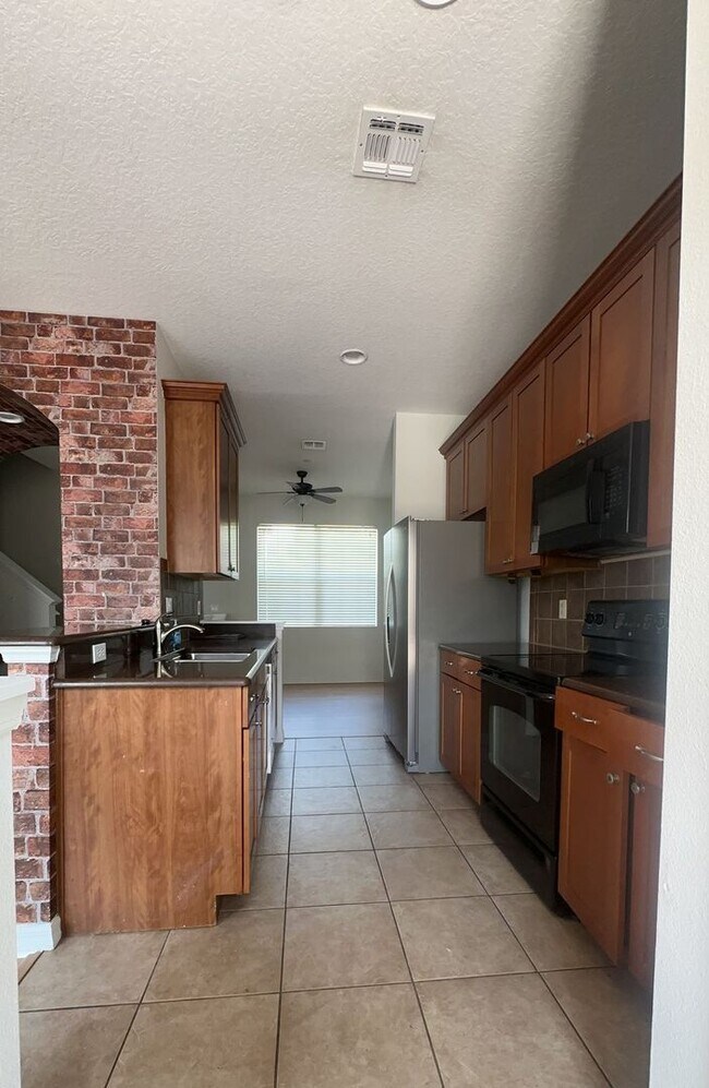 Building Photo - Beautiful 2 bed/2.5 bath townhome at Morningside at Lake Nona