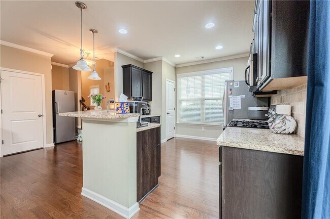 Building Photo - 801 Village Field Ct NW