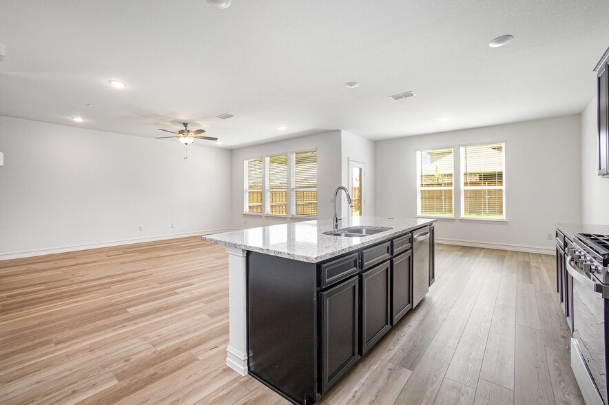 Building Photo - 345 Rosemoor Pl