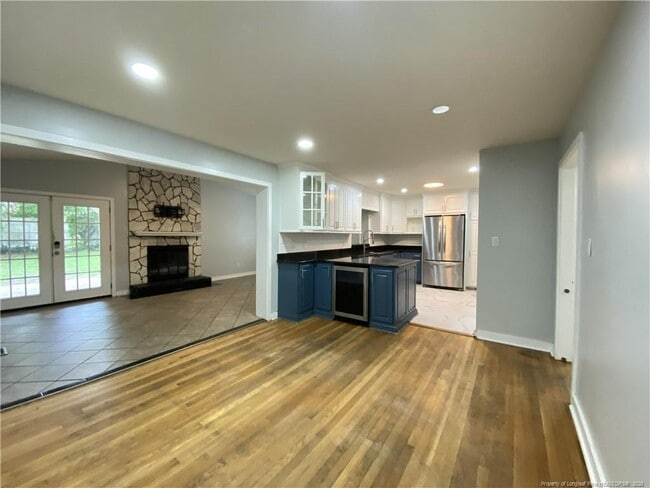 Building Photo - 290 Lemont Dr