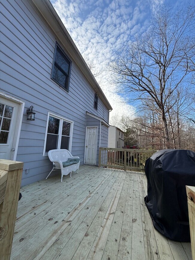 Building Photo - 3 bed 2 bath Cape Cod in Great Neighborhood!