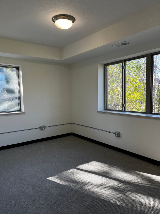 Building Photo - 480 8th St