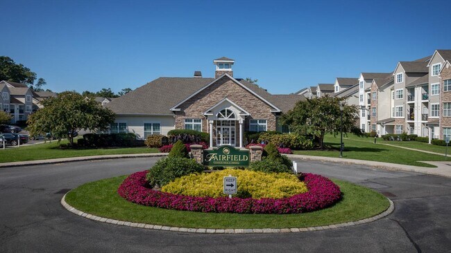 Primary Photo - 323 Charles Pond Dr