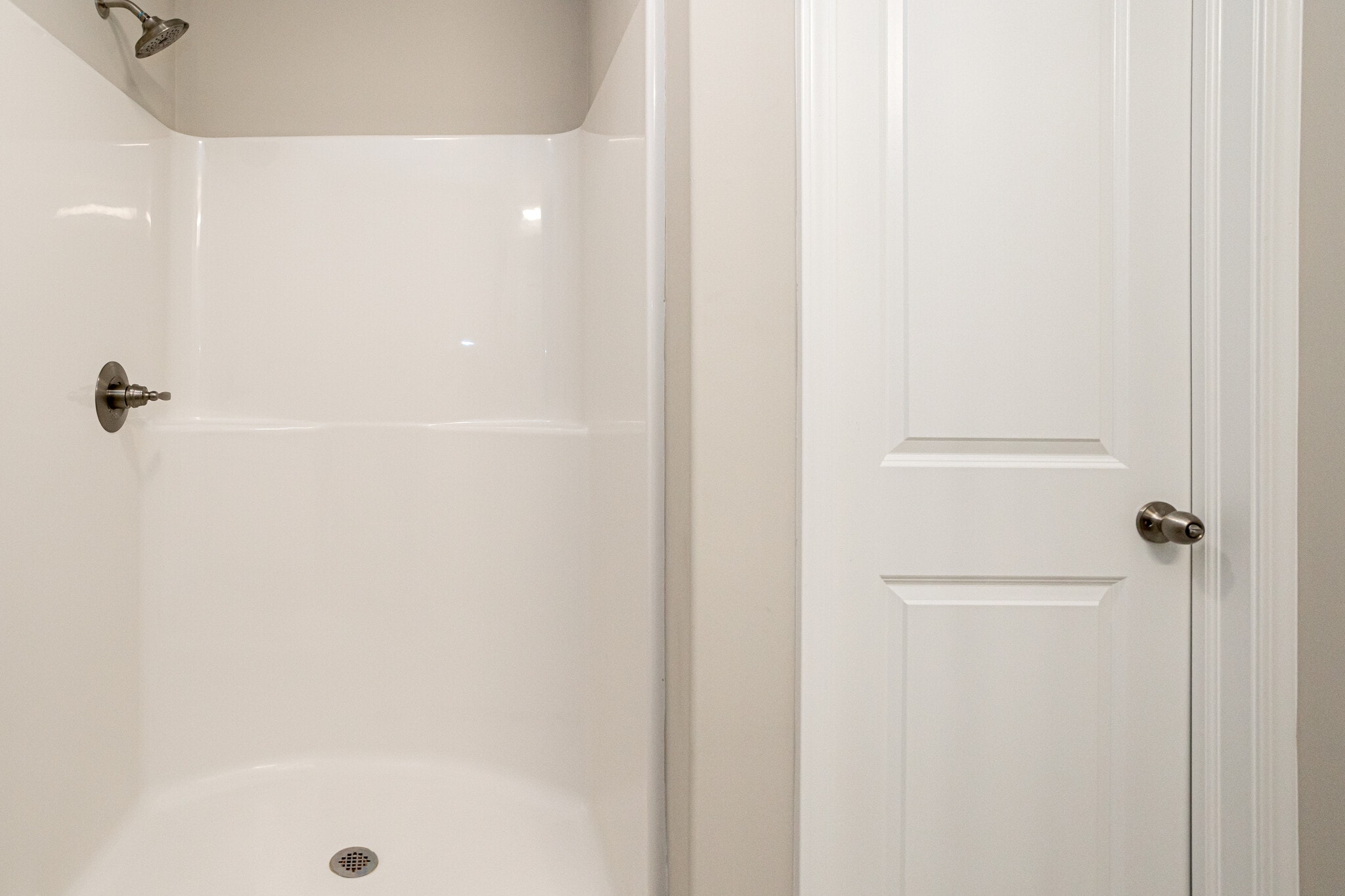 Building Photo - 3330 Glenbrook Cir S