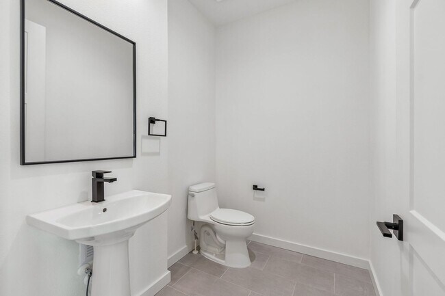 Building Photo - New Construction Townhome For Lease downtown Tampa, Ybor City, Gas Worx