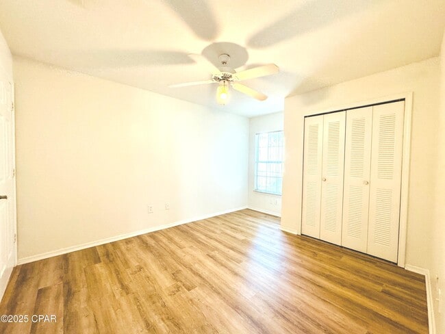 Building Photo - 1402 Lighthouse Rd