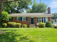 Building Photo - 906 Neal Dr