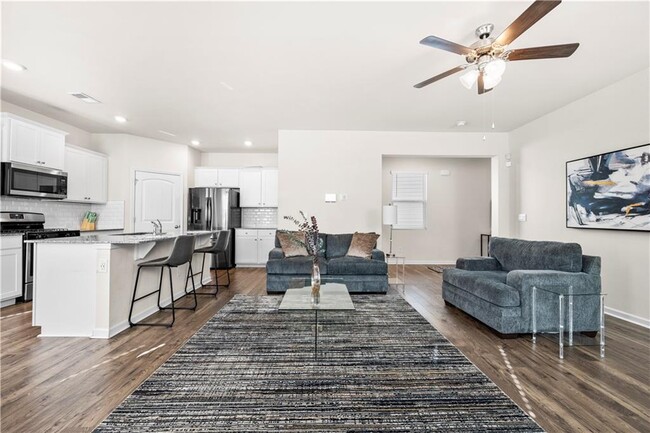 Building Photo - 853 Bentley Dr