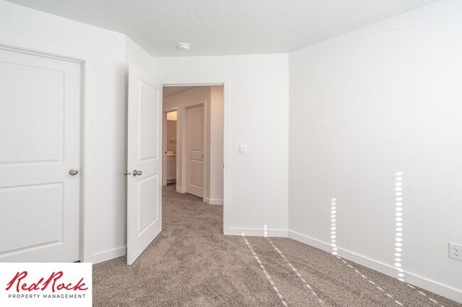 Building Photo - 3 Bedroom Smart Home in Long Valley with Resort-Style Amenities