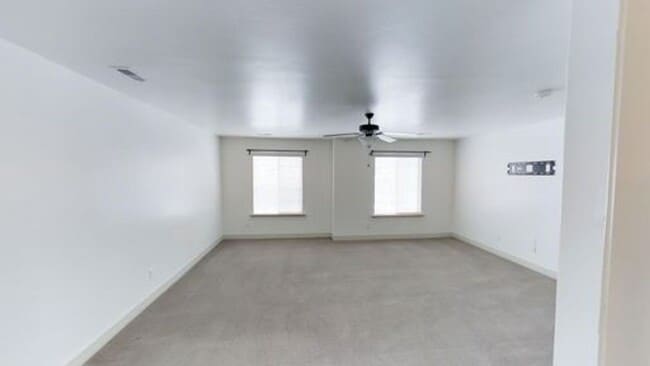 Building Photo - A PERFECT TOWNHOME IN EAGLE MOUNTAIN