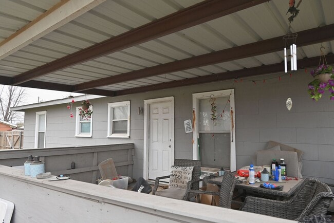 Building Photo - Handicap Accessible 2 Bed 1 Bath With Huge Yard In Burkburnett!