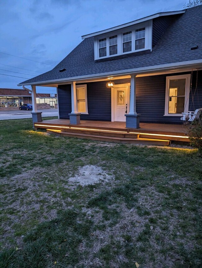 Building Photo - 1001 S 8th St