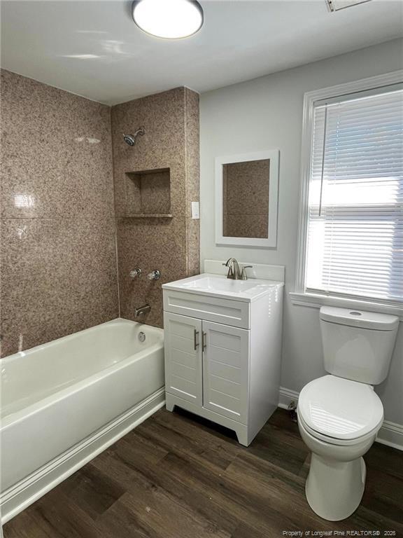 Building Photo - 123 John St