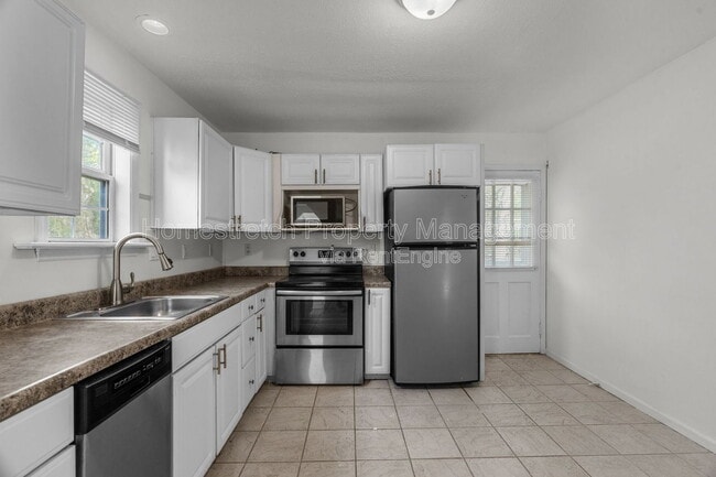 Building Photo - 3966 Kleinschmidt Rd