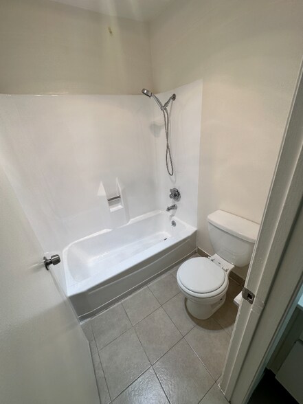 Building Photo - 7040 Haskell Ave