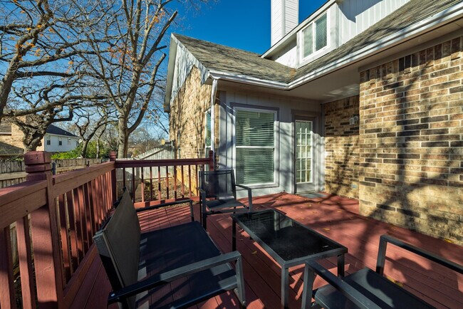 Building Photo - 2719 Stratford Ct
