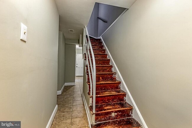 Building Photo - 2319 Chester St SE