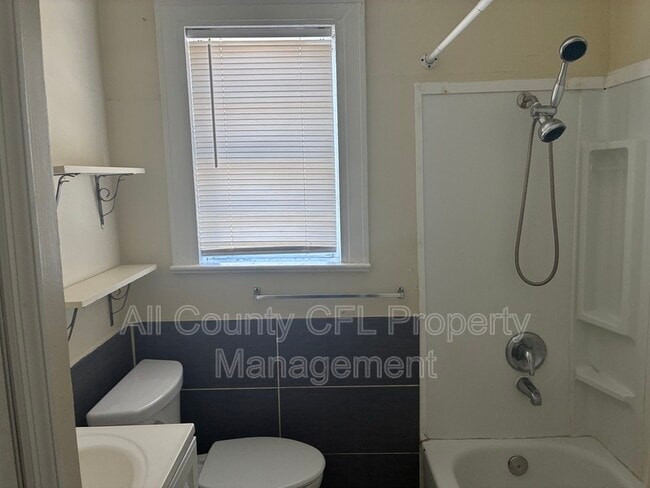 Building Photo - 1200 Kaley Ave