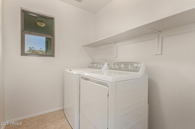 Building Photo - 11849 N 147th Dr