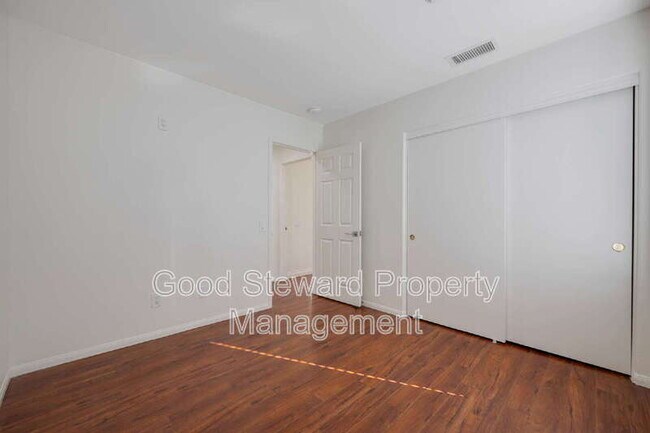 Building Photo - 1760 Taylor Ln
