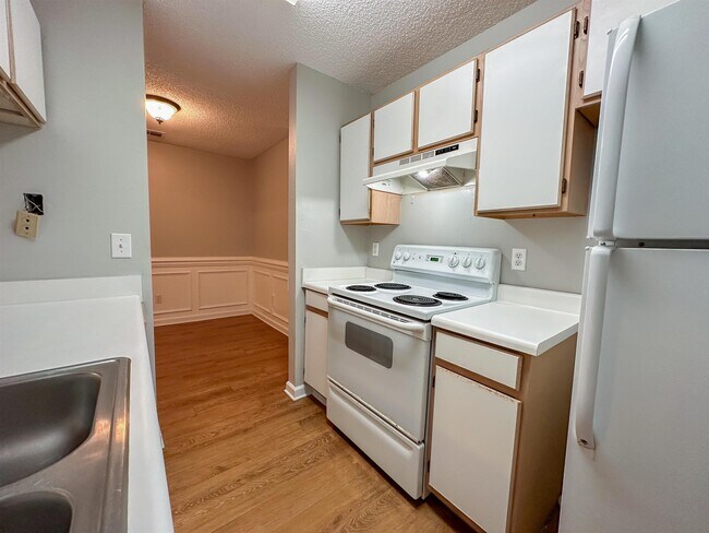 Building Photo - 2310 Tina Dr